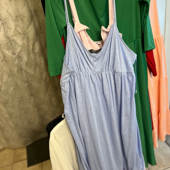 Dress - Picture 2 of 4